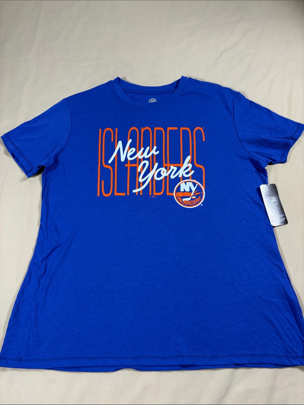 NWT New York Islanders NHL Royal Blue Short Sleeve Graphic T-Shirt Women's Large